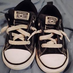 Black And white Converse Size 10