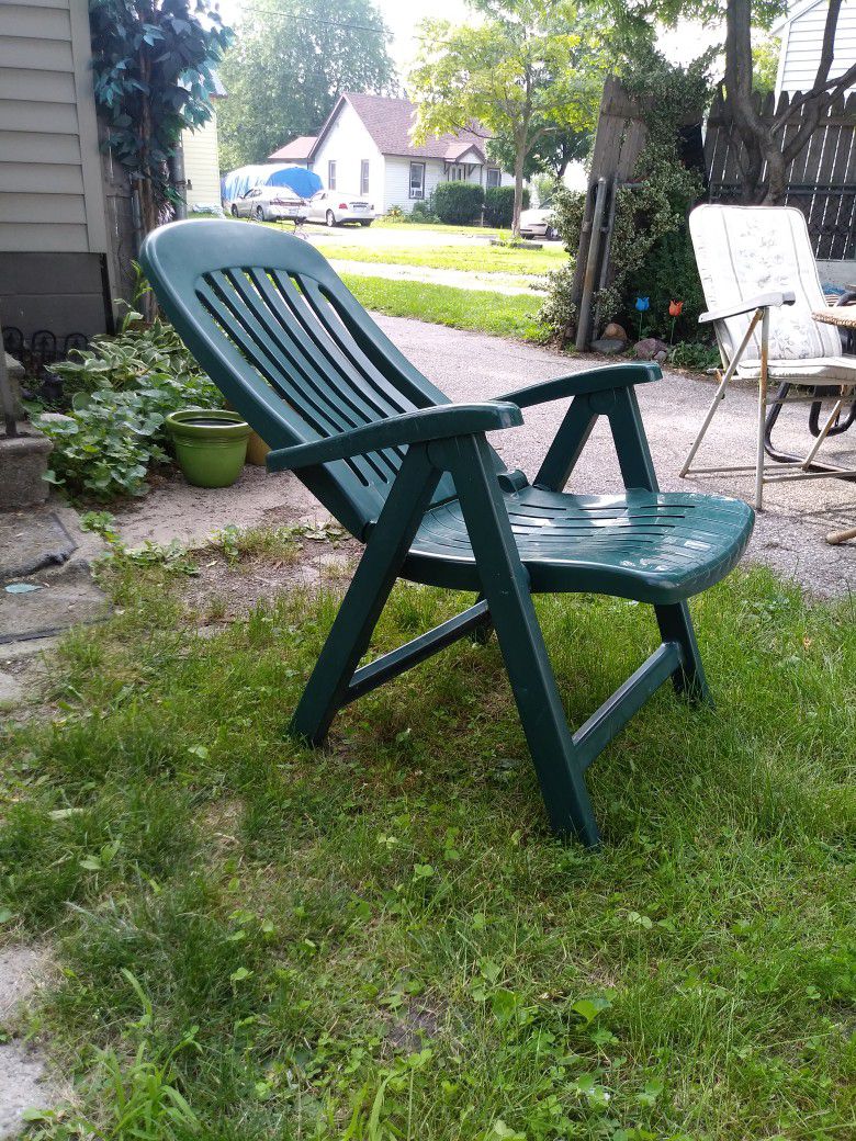 Outside Lawn chair Has 3 Reclining Positions And Folds Up To Store Away