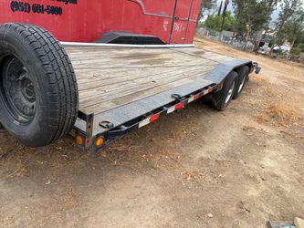 Nice heavy duty PJ Trailer with drive over fenders Wood Deck