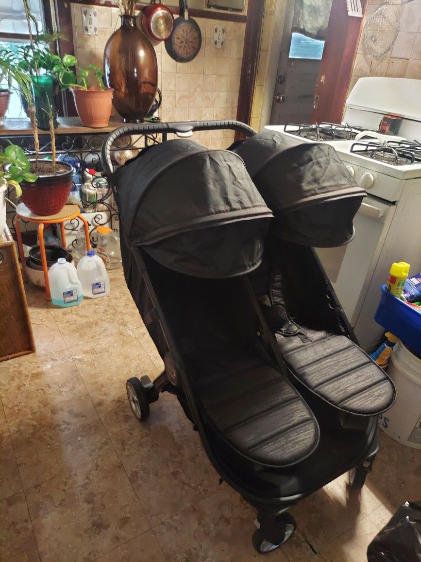 Baby Jogger City Tour Double Stroller