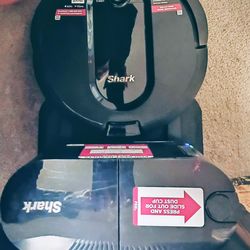 Shark robotic vacuum