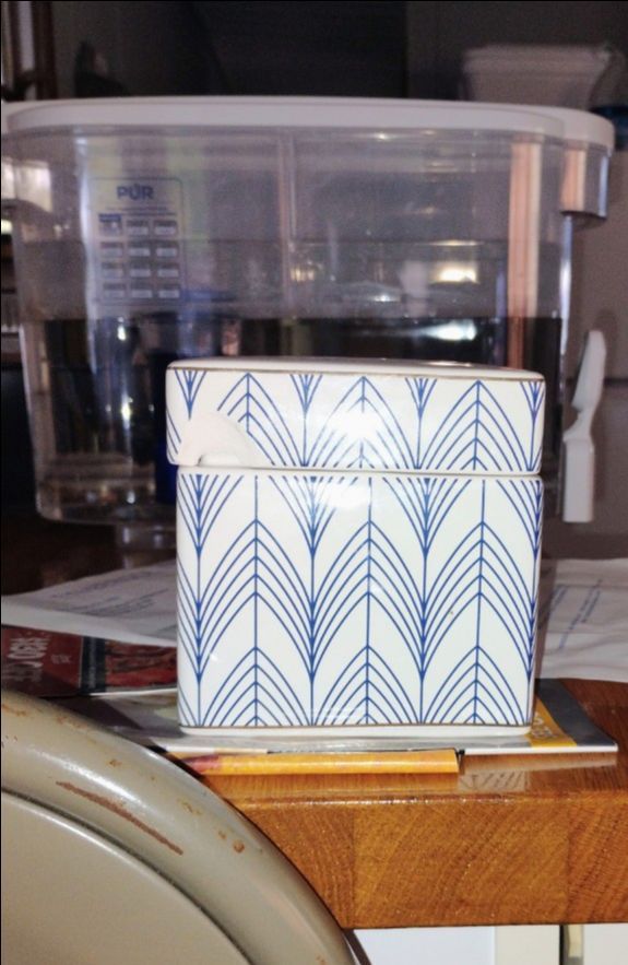 Small Design Porcelain Storage box