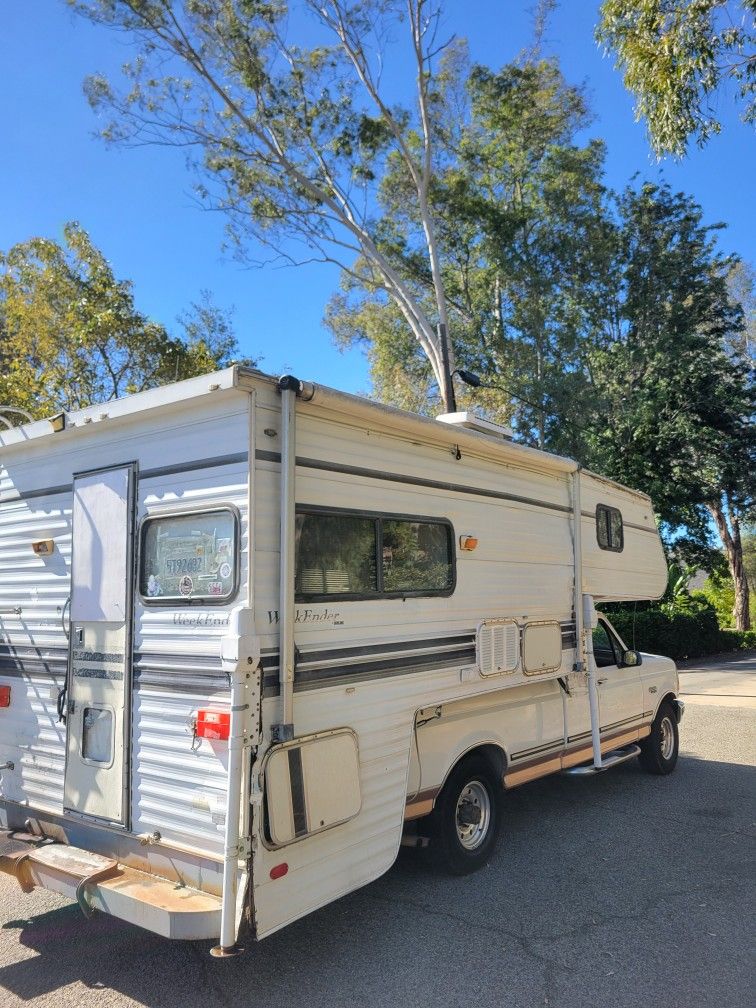 Weekend Skyline Cabover Camper