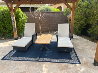 Two lounge Chairs/Cushion/Cover
