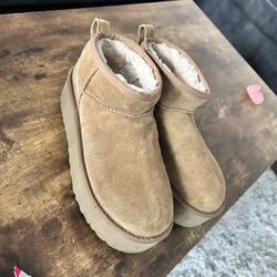 Platform Uggs Size 8