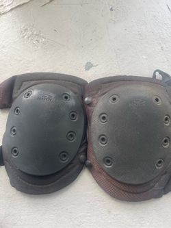 Knee pads