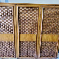 Mid-century John Widdicomb China Cabinet TOP