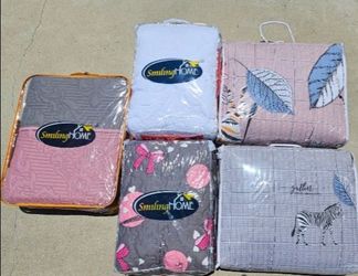 TWIN SIZE SMILING HOME QUILTS