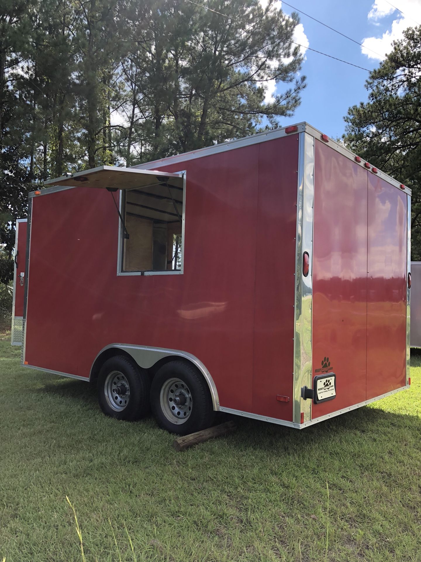 2013 Husky cargo concession trailer