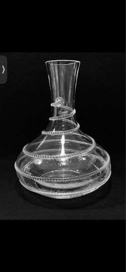 Amalia Clear Open Decanter by Juliska Glassware Twisted Rope 10”  Elegant clear glass decanter by Juliska. Features a spiral twisted rope motif around