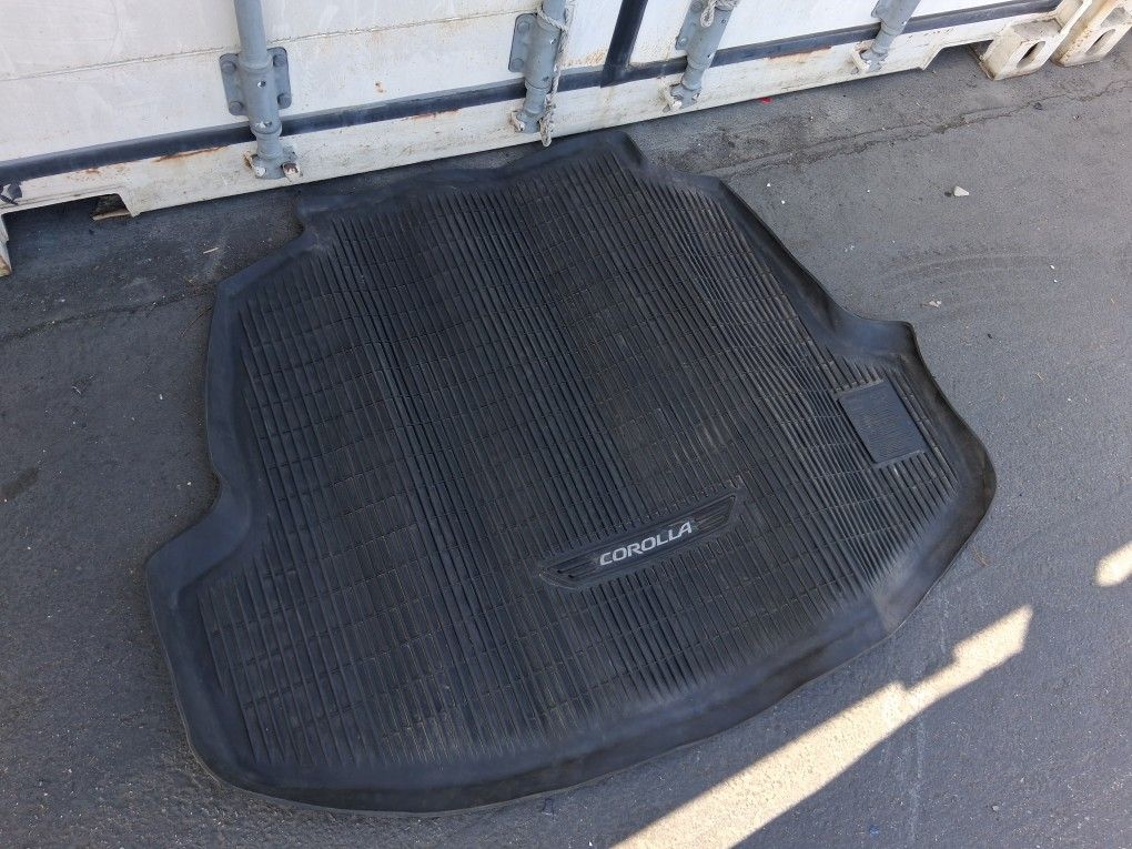 Toyota Corolla Trunk Mat 