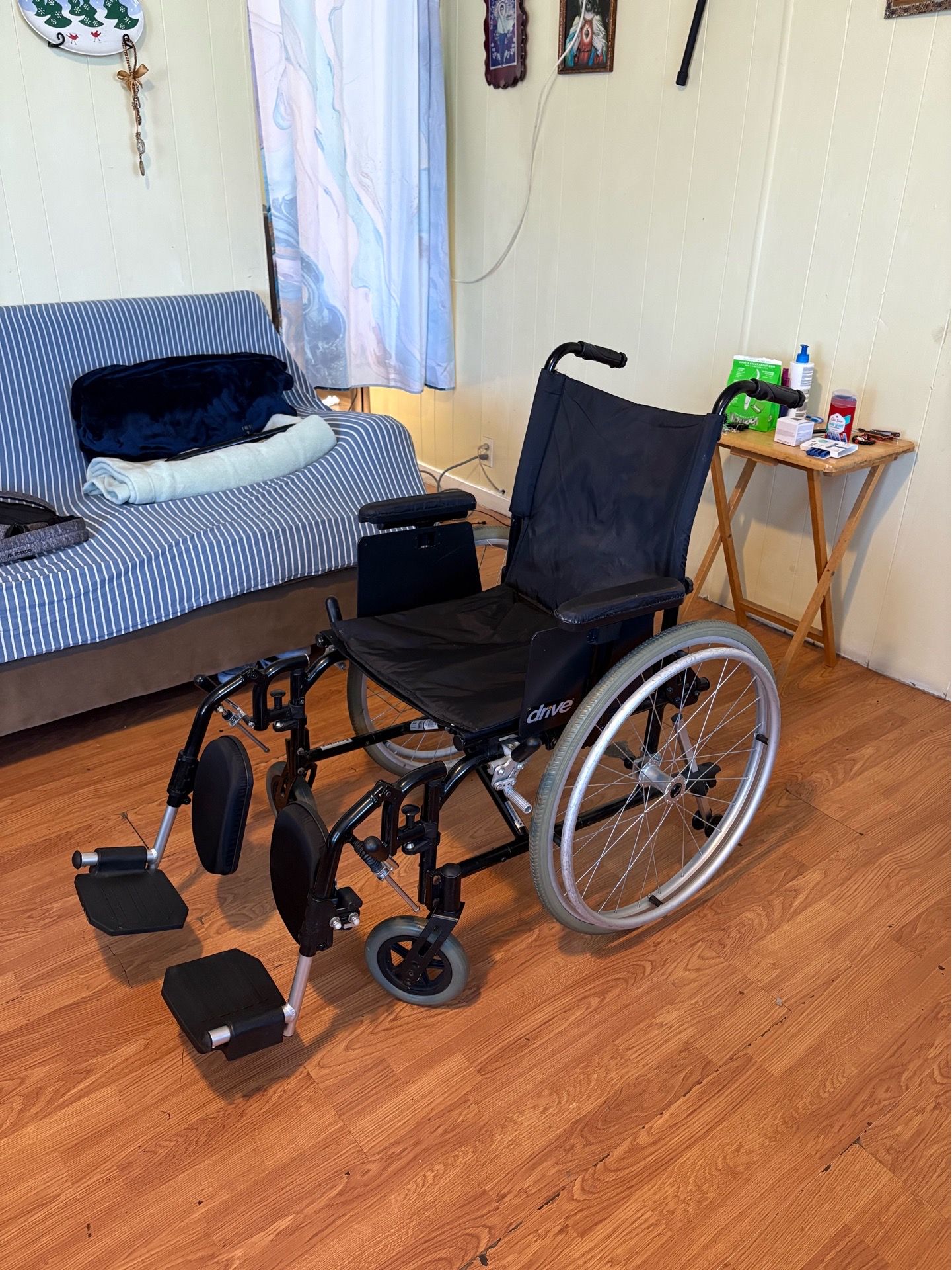 Drive medical cougar series wheelchair