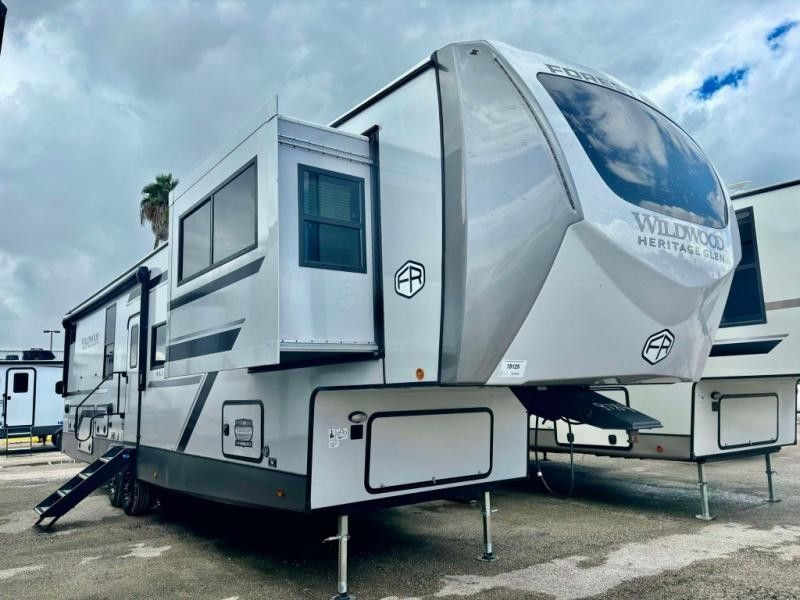 2025 Forest River Wildwood Heritage Glen 36FL