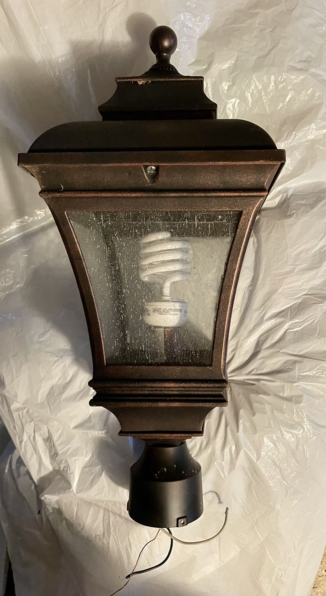 Lamp Post Bronze tone Light Fixture 