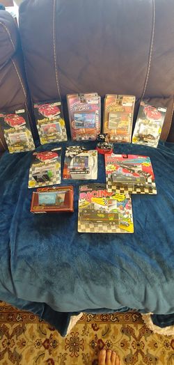 COLLECTION OF DIE CAST CARS