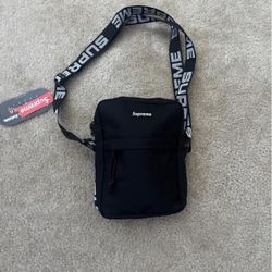 Supreme Shoulder Bag for Sale in San Jose CA OfferUp