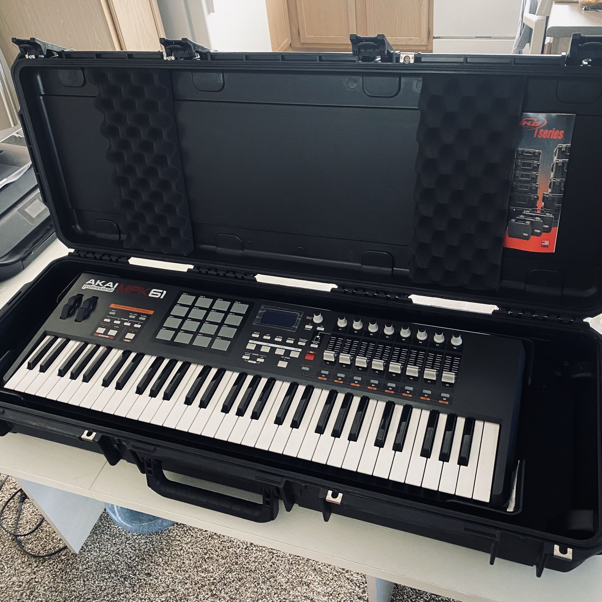 Akai Mpk61 keyboard controller (New Condition)