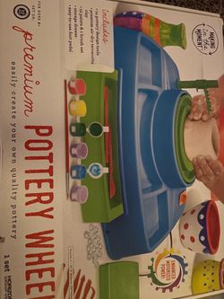 Brand new kids pottery set
