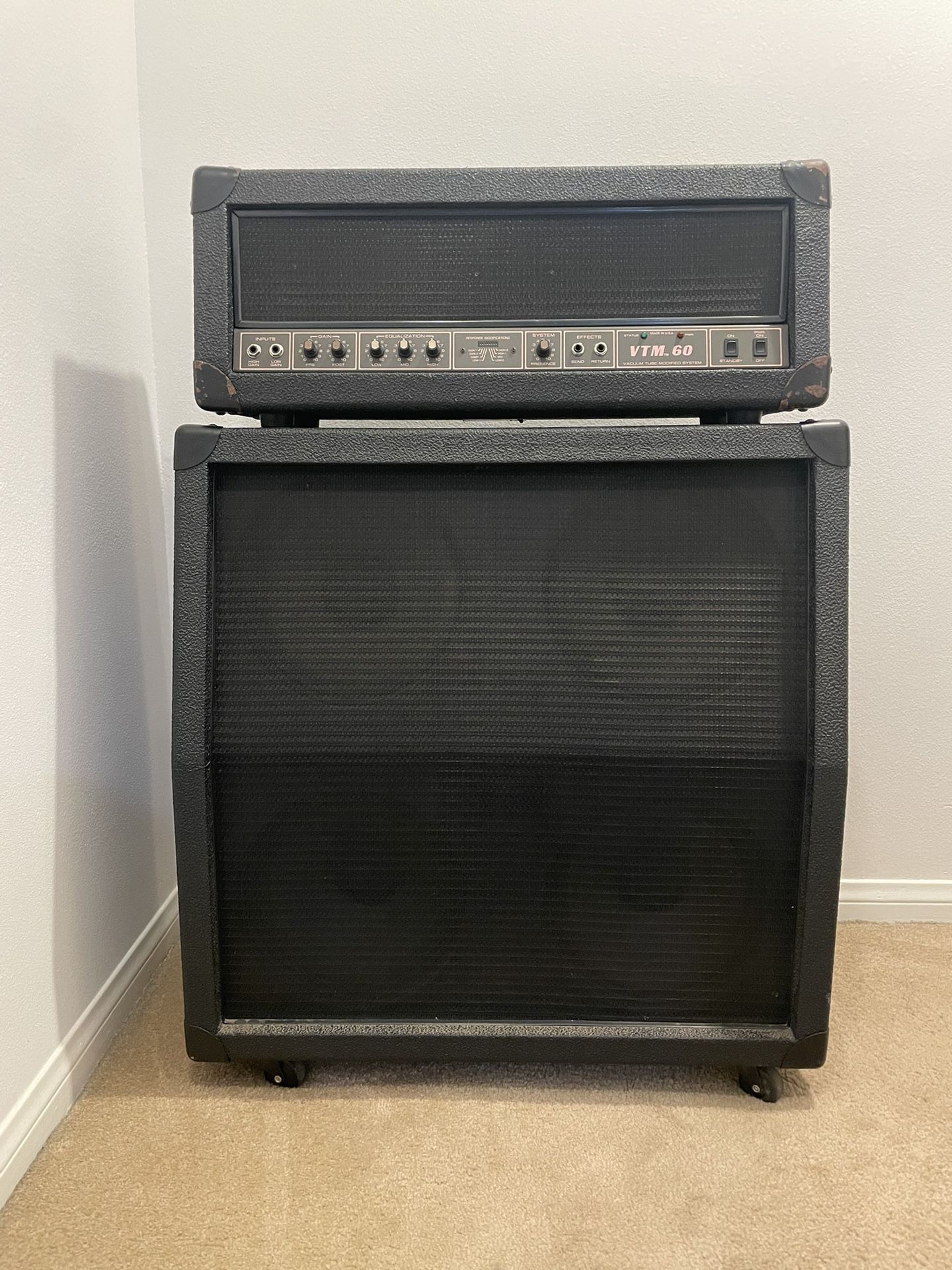 Peavey VTM 60 Amplifier And Speaker Cabinet