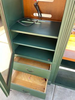 Entertainment center