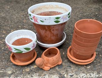 Assorted Terracotta Plant Pots and Saucers Set. Read description 1st….