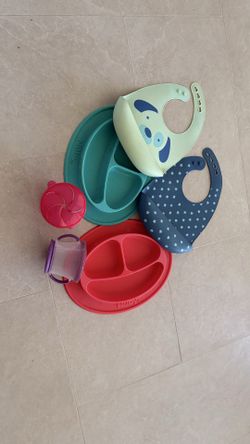 Toddler bibs, silicone plates and snack cups