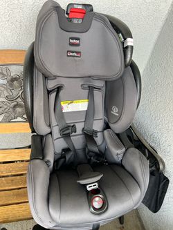 2 Britax Boulevard car seats $50 each