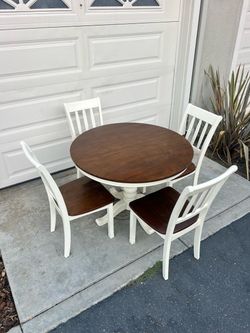 Round Dining Table Set with 4 Chairs