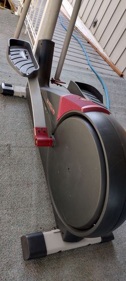 Free exercise machine