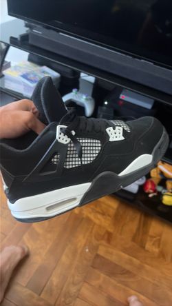 Jordan 4 White Thunder Size: 8.5 YONKERS NEW YORK
