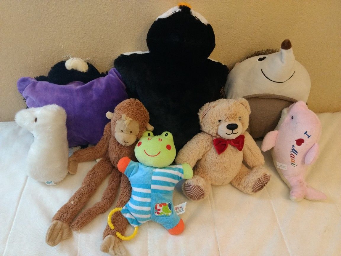 Total 6 stuffed animal ..almost in new condition