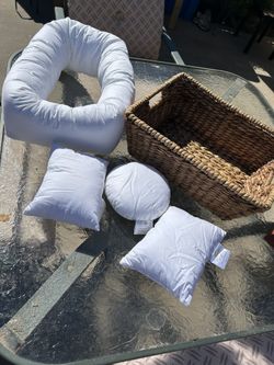 Newborn Photo Shoot Basket With Pillows