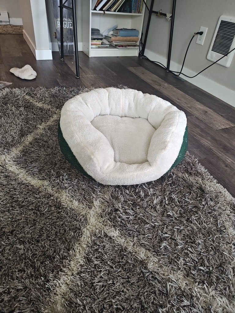 Sall Dog Or Cat Bed