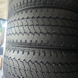 4 LT275-70R18 BRIDGESTONE TIRES 