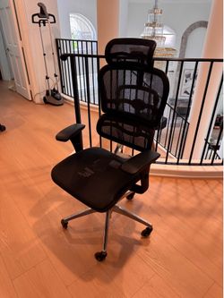 Gaming office chair with lumber support