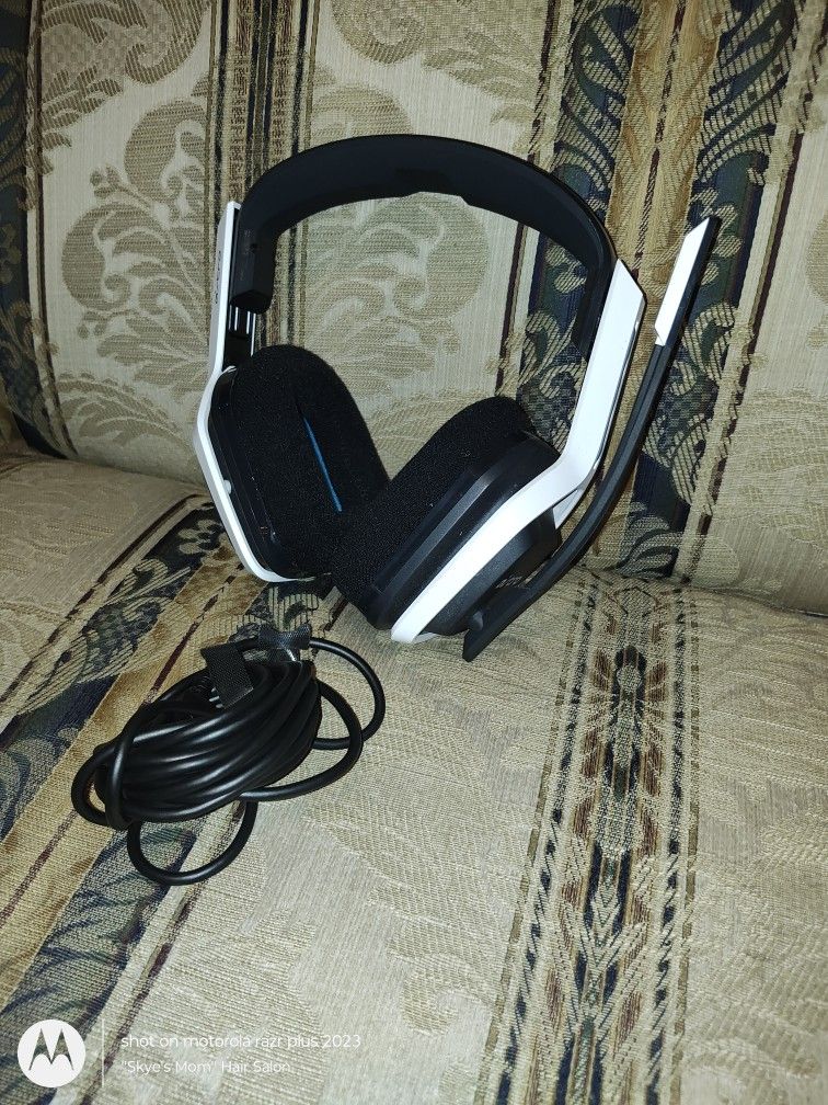 CHRISTMAS IS HERE!!! - "Astro" 420 Wireless Headset W/Adjustable Microphone