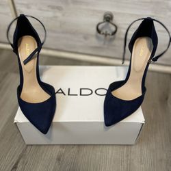 Brand New ALDO Navy Block Heels Size 8.5