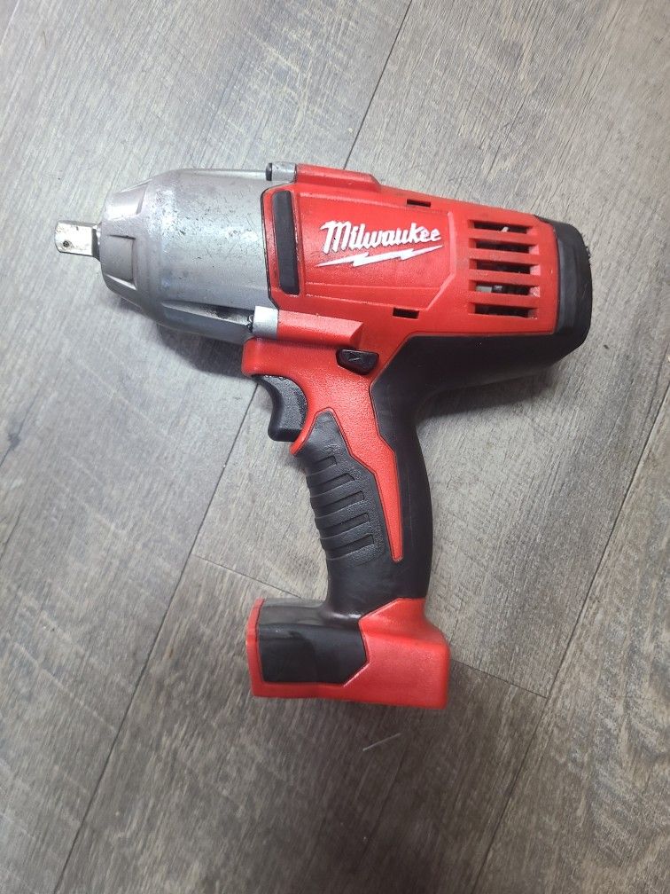 Exclusive
Milwaukee
M18 18V Lithium-Ion Cordless 1/2 in. Impact Wrench W/ Friction Ring (Tool-Only)