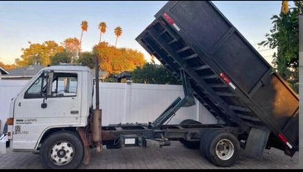 1992 Izusu NPR Turbo Diesel – Dependable Work DUMP Truck!