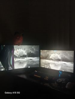 Lg 180hz. 1440p 32inch curved to the right for sale