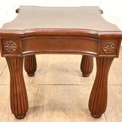  Traditional Style Wood End Table  Scuffs and scratches present 