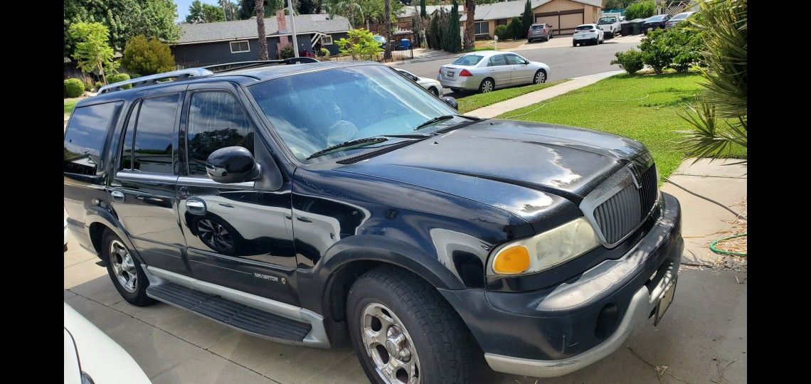 2002 Lincoln Navigator