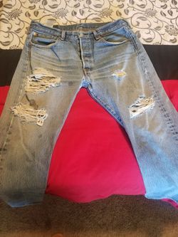 Mens Levi's 501 ripped jeans