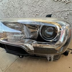 2018 Toyota Tacoma Driver Side Headlight Original 