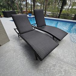 (2x) Padded Wicker Chaise Pool/patio Lounges