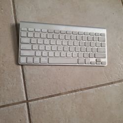 Apple Keyboard Take 25 Bucks, Worked A While Ago, Don't Have Anything Use It Anymore