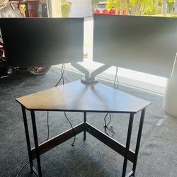 2 dual monitors with arm stand!!
