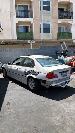 2000 BMW 323i