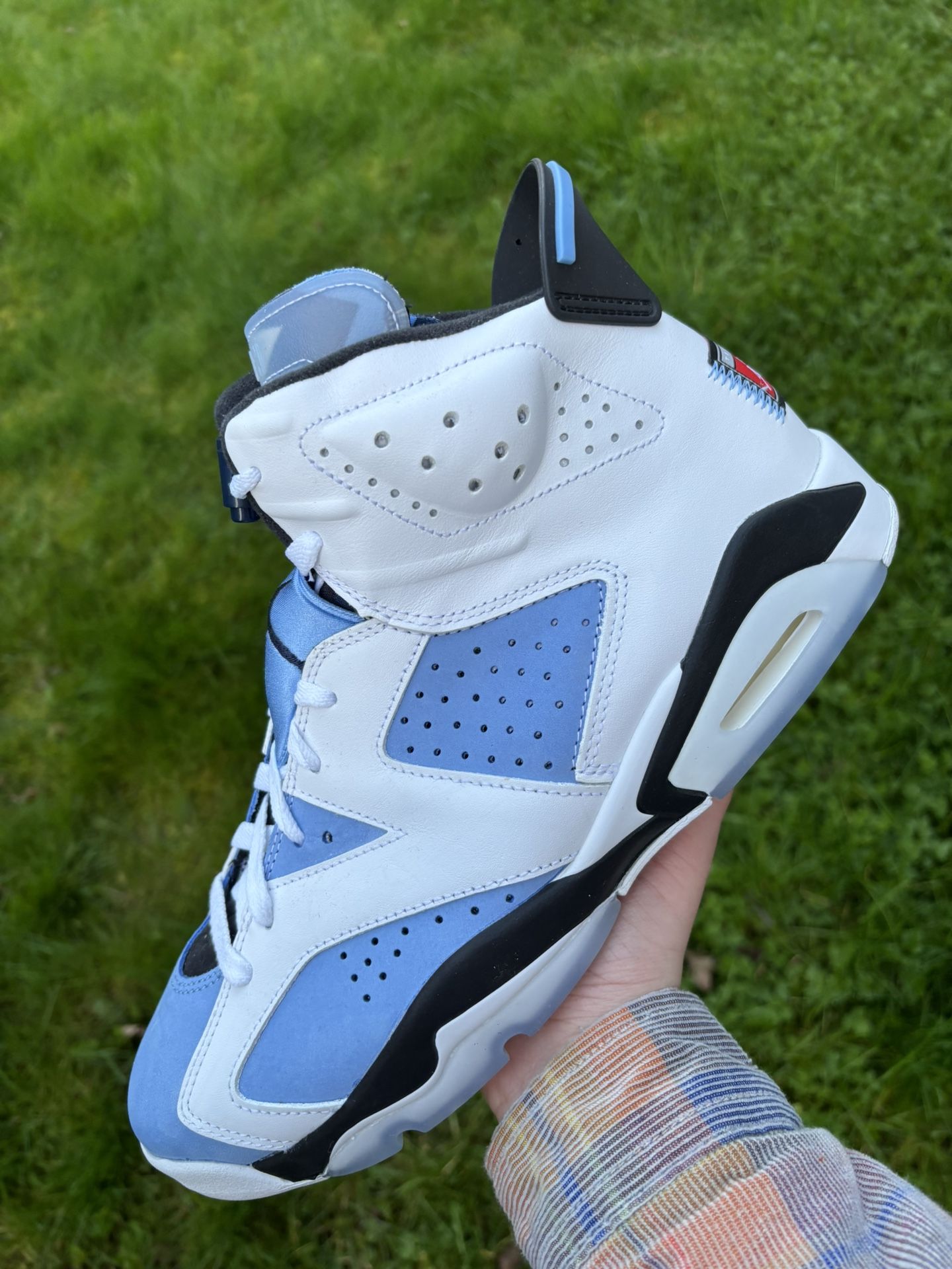 Jordan 6 Unc White