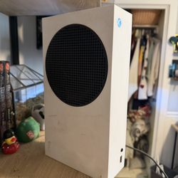Xbox One S w/controller 512 gb 